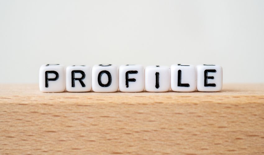 プロフィール